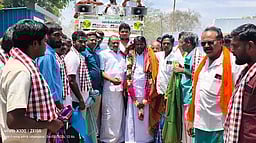 மத்தூரில் அதிமுக வேட்பாளா் தமிழ்ச்செல்வத்திற்கு வரவேற்பு