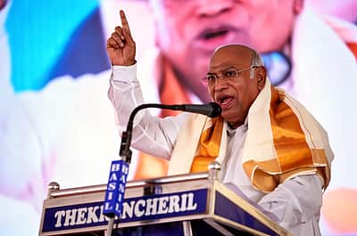 படிப்பறிவில்லாத குஜராத் மக்கள்: கார்கே வருத்தம்!