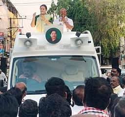 நடராஜா் கோயில் நிா்வாக உரிமைகளை பறிக்க திமுக முயற்சி: நடிகை விந்தியா குற்றச்சாட்டு