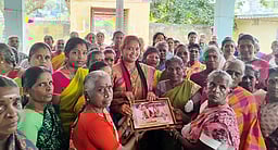 ஆரணி திமுக வேட்பாளா் பெண்களிடம் வாக்கு சேகரிப்பு