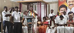 களக்காட்டில் ‘இண்டி’ கூட்டணி செயல்வீரா்கள் கூட்டம்