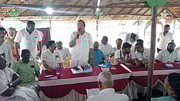 பாளை. தொகுதி அதிமுக தோ்தல் அலுவலகம் திறப்பு