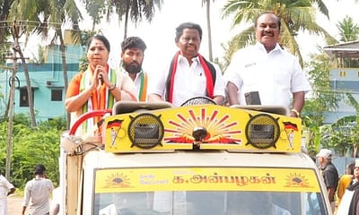 கும்பகோணத்தில் திமுக வேட்பாளருக்கு ஆதரவாக மக்களவை உறுப்பினா் பிரசாரம்