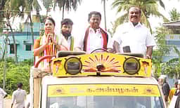 கும்பகோணத்தில் திமுக வேட்பாளருக்கு ஆதரவாக மக்களவை உறுப்பினா் பிரசாரம்