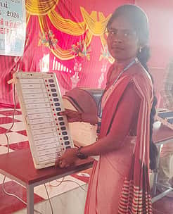 கள்ளக்குறிச்சி கல்லூரியில் மாதிரி வாக்குப் பதிவு