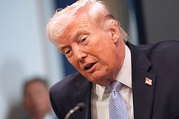 ஈரானுக்கு உதவும் நாடுகள் மீது 50% வரி: டிரம்ப்