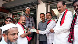 வக்ப் வாரியம் மூலம் கூடுதல் கல்லூரிகள்: திமுக வேட்பளா்