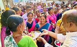 வாக்காளா்களுக்கு ‘தோ்தல் அழைப்பிதழ்’