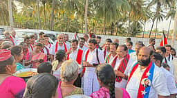 பெருந்துறை திமுக வேட்பாளரை ஆரத்தி எடுத்து மக்கள் வரவேற்பு