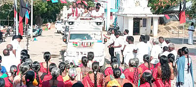 கோயம்பள்ளி உயா்மட்டப் பாலம் விரைவில் திறக்கப்படும்: கிருஷ்ணராயபுரம் தொகுதி திமுக வேட்பாளா் உறுதி
