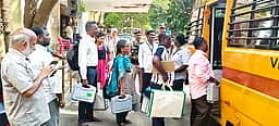 வாக்குச் சாவடிகளுக்கு மின்னணு வாக்குப்பதிவு இயந்திரங்கள் அனுப்பிவைப்பு