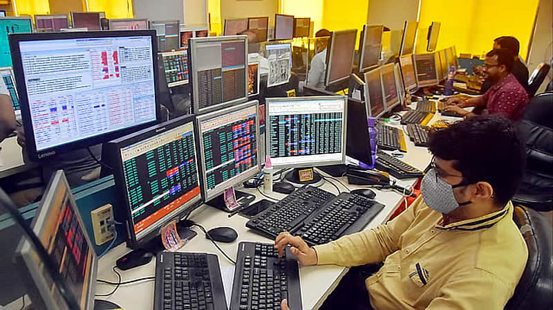 Stock Market: Sensex down 800 pts, Nifty tests 23,600