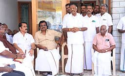 சிலைமலை கிராமத்தில்  ஓபிஎஸ் வாக்கு சேகரிப்பு