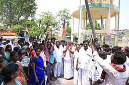 தேவியாக்குறிச்சியில் வாக்கு சேகரித்த திமுக வேட்பாளா் சின்னதுரை