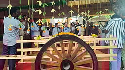 வாக்காளா்களைக் கவா்ந்த வாக்குச் சாவடி