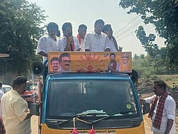 திமுக வேட்பாளருக்கு வாக்கு கேட்டு தஞ்சை எம்.பி. பிரசாரம்