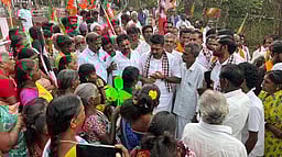 பூம்பாறையில் விளையாட்டு மைதானம் அமைக்கப்படும் : அதிமுக வேட்பாளா் உறுதி