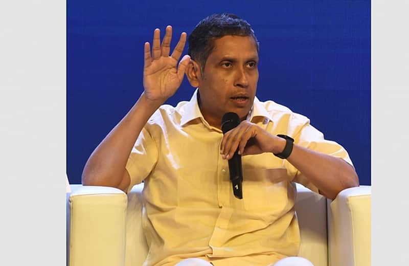 Praveen Chakravarty