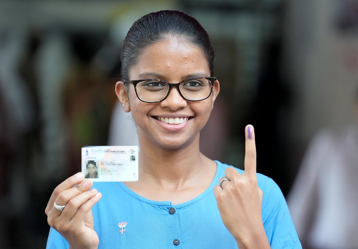 களைகட்டிய புதுச்சேரி பேரவைத் தேர்தல் வாக்குப்பதிவு! 