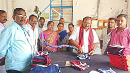 நம்பியூா் பகுதியில் திமுக வேட்பாளா் என்.நல்லசிவம் வாக்கு சேகரிப்பு