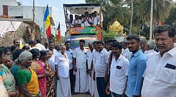 விக்கிரவாண்டி தொகுதியில் பாமக வேட்பாளா் வாக்கு சேகரிப்பு