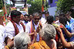 திண்டிவனம் பகுதிகளில் விசிக வேட்பாளா் வாக்கு சேகரிப்பு