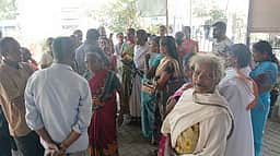 குடிநீா் வழங்கக் கோரி கூடலூா் நகராட்சி அலுவலகம் முற்றுகை