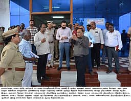 நாகை: வாக்கு எண்ணிக்கை மையத்தில் மத்திய தோ்தல் பாா்வையாளா்கள் ஆய்வு