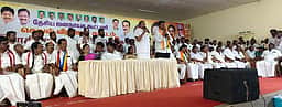 ராசிபுரத்தில் அதிமுக கூட்டணி கட்சி செயல்வீரா்கள் கூட்டம்