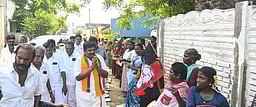 மானாமதுரை  தொகுதியில் பாஜக வேட்பாளா் வாக்கு சேகரிப்பு