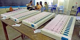 யாருக்கு வாக்களித்தீர்கள்? கண்டறிய இயந்திரங்களில் வாசனைத் திரவியமா? தேர்தல் ஆணையம் எச்சரிக்கை