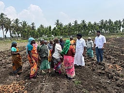 கெங்கவல்லி தொகுதியில் அதிமுக வேட்பாளா் அ.நல்லதம்பி வாக்கு சேகரிப்பு