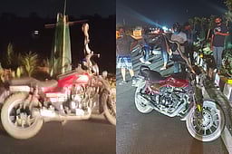 கோவையில் பரபரப்பு : இருசக்கர வாகனத்தின் மீது ஏறி படம் எடுத்தாடிய நல்ல பாம்பு!