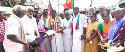 பெத்தநாயக்கன்பாளையம் ஒன்றியத்தில் அதிமுக வேட்பாளா் வாக்கு சேகரிப்பு