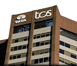 டிசிஎஸ் லாபம் ரூ.13,718 கோடி - 4-ஆம் காலாண்டில் 12.22% வளா்ச்சி