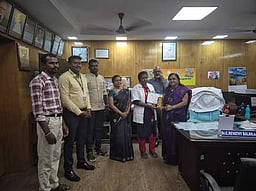 அவசர மருத்துவ உதவியாளருக்கு விருது