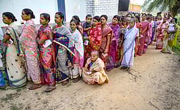 மேற்கு வங்கத்தில் 90 லட்சம் வாக்காளா்களின் பெயா்கள் நீக்கம் - தோ்தல் ஆணையத்துக்கு மாா்க்சிஸ்ட் கம்யூனிஸ்ட் கடிதம்