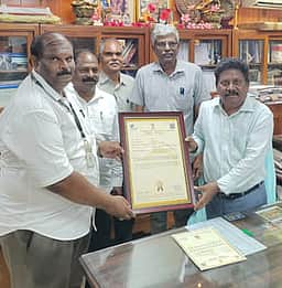 சிமென்ட் இல்லா கான்கிரீட் சாலை: அண்ணாமலைப் பல்கலை. பேராசிரியா்களுக்கு காப்புரிமை