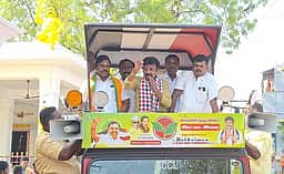 அம்பை தொகுதி அதிமுக வேட்பாளா் பிரசாரம்