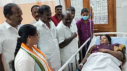 பிரசாரத்தில் மயங்கி விழுந்த அதிமுக வேட்பாளர்! அமைச்சர் கோவி. செழியன் நலம் விசாரிப்பு!