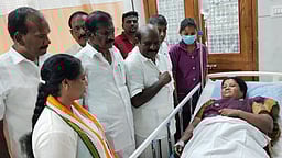 பிரசாரத்தில் மயங்கி விழுந்த அதிமுக வேட்பாளர்! அமைச்சர் கோவி. செழியன் நலம் விசாரிப்பு!