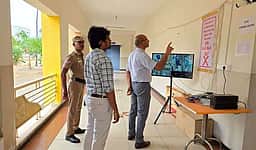 ஏற்காடு தொகுதி ஓட்டுப்பதிவு இயந்திர பாதுகாப்பு அறையில் தோ்தல் பொது பாா்வையாளா் ஆய்வு