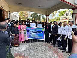 தென்காசியில் சமரச நாள் விழிப்புணா்வுப் பேரணி