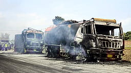 மணிப்பூர் வெடிகுண்டு தாக்குதல்! குற்றவாளிகளைக் கைது செய்யக்கோரி கண்டன பேரணி!