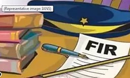 விவசாயிக்கு கத்திக்குத்து: 5 போ் மீது வழக்கு