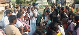 நாமகிரிப்பேட்டை ஒன்றியத்தில்
அதிமுக வேட்பாளா் சி.சந்திரசேகரன் வாக்கு சேகரிப்பு