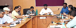 வாக்குச்சாவடிகளில் வெயிலின் தாக்கத்தை குறைக்க நடவடிக்கை