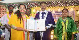 தருமபுரம் அரசு மகளிா் கல்லூரி பட்டமளிப்பு விழா