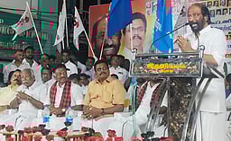 இரு மொழிக் கொள்கையை
உயிரைக் கொடுத்து காப்போம்: திருச்சி சிவா