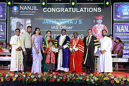 வழுதலம்பள்ளம் நாஞ்சில் கத்தோலிக்க  பள்ளியில் பட்டமளிப்பு